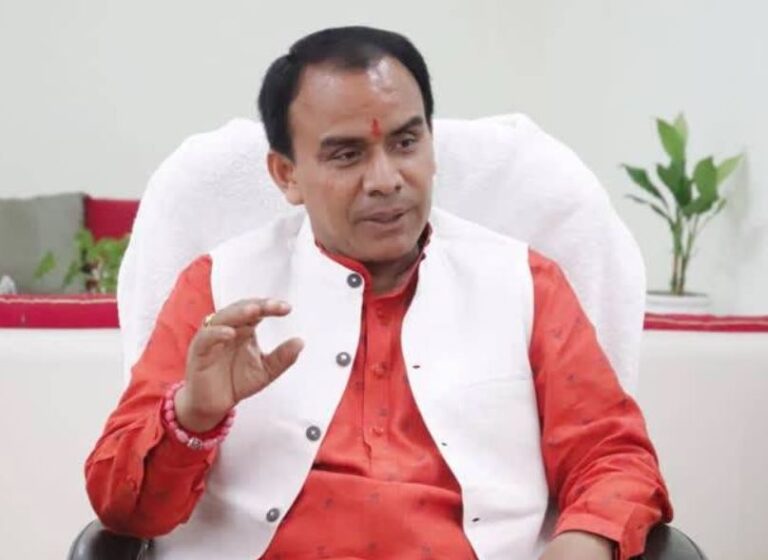 डॉ. धन सिंह रावत ने कहा, स्वास्थ्य विभाग में 300 अतिरिक्त डॉक्टरों की भर्ती की जाएगी।