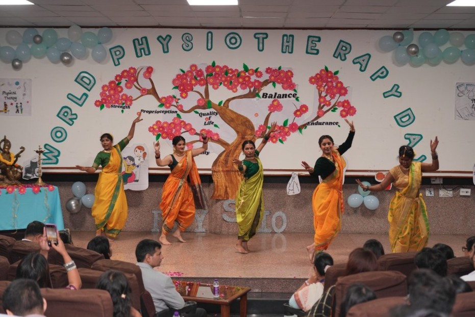 स्वास्थ्य जागरूकता के संदेश के साथ श्री महंत इन्दिरेश अस्पताल में वर्ल्ड फिजियोथेरेपी दिवस धूमधाम से मनाया गया।