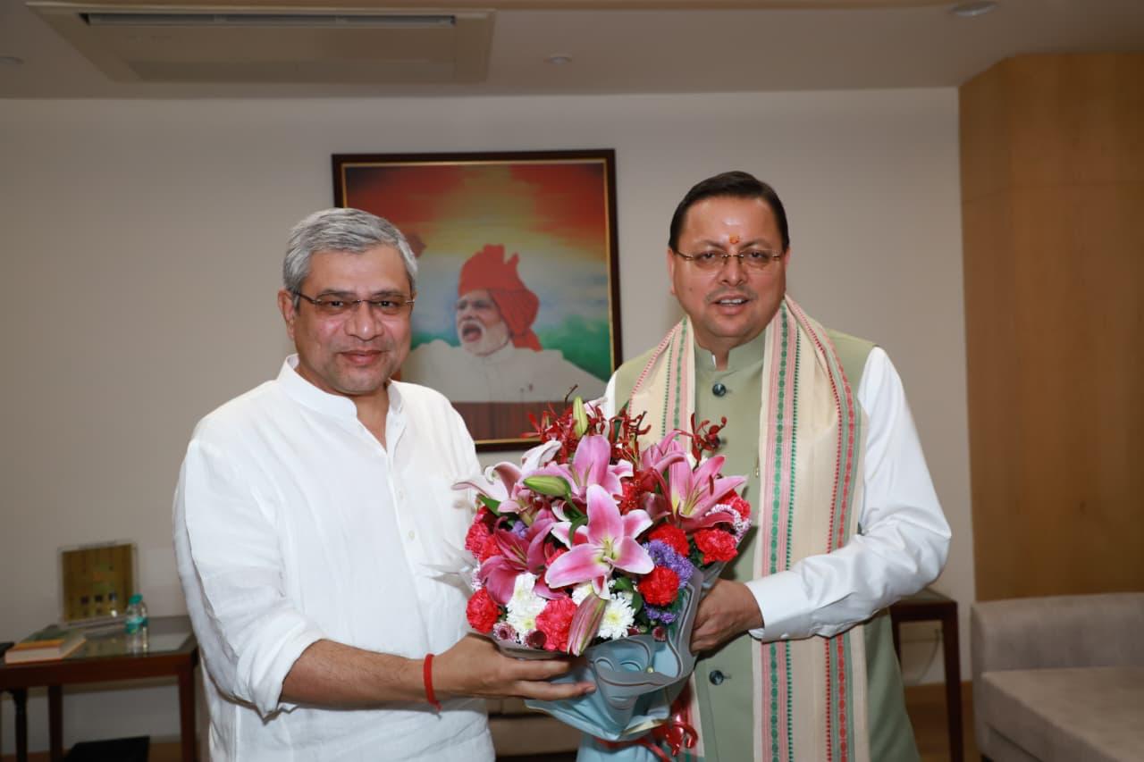 मुख्यमंत्री धामी ने दिल्ली में केन्द्रीय रेल मंत्री अश्विनी वैष्णव से मुलाकात कर राज्य की रेल अवसंरचना विकास पर बात की।