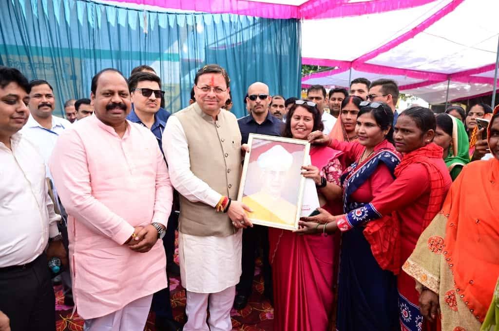 मुख्यमंत्री ने खटीमा-दृमे-लाघाट सड़क के 20.89 करोड़ रुपये के निर्माण कार्यों का उद्घाटन किया।