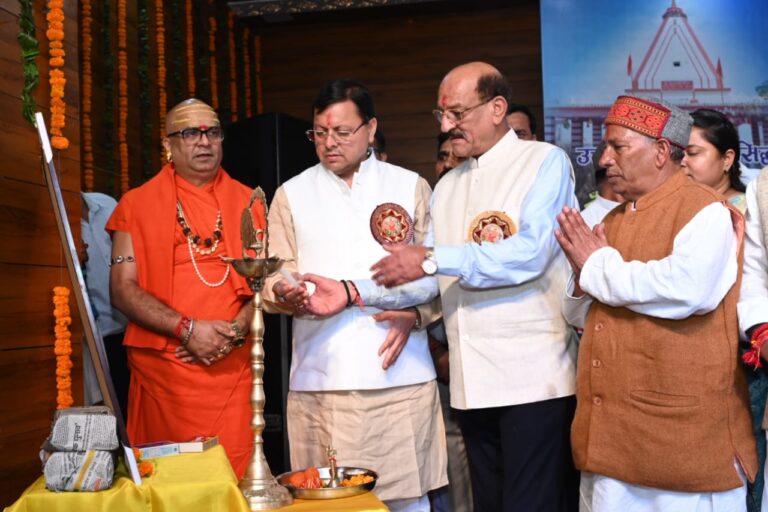 मुख्यमंत्री धामी ने श्री कुंजापुरी विकास मेले का उद्घाटन कर नहरों, सड़कों और मंदिरों के सौंदर्यीकरण की स्वीकृति दी।