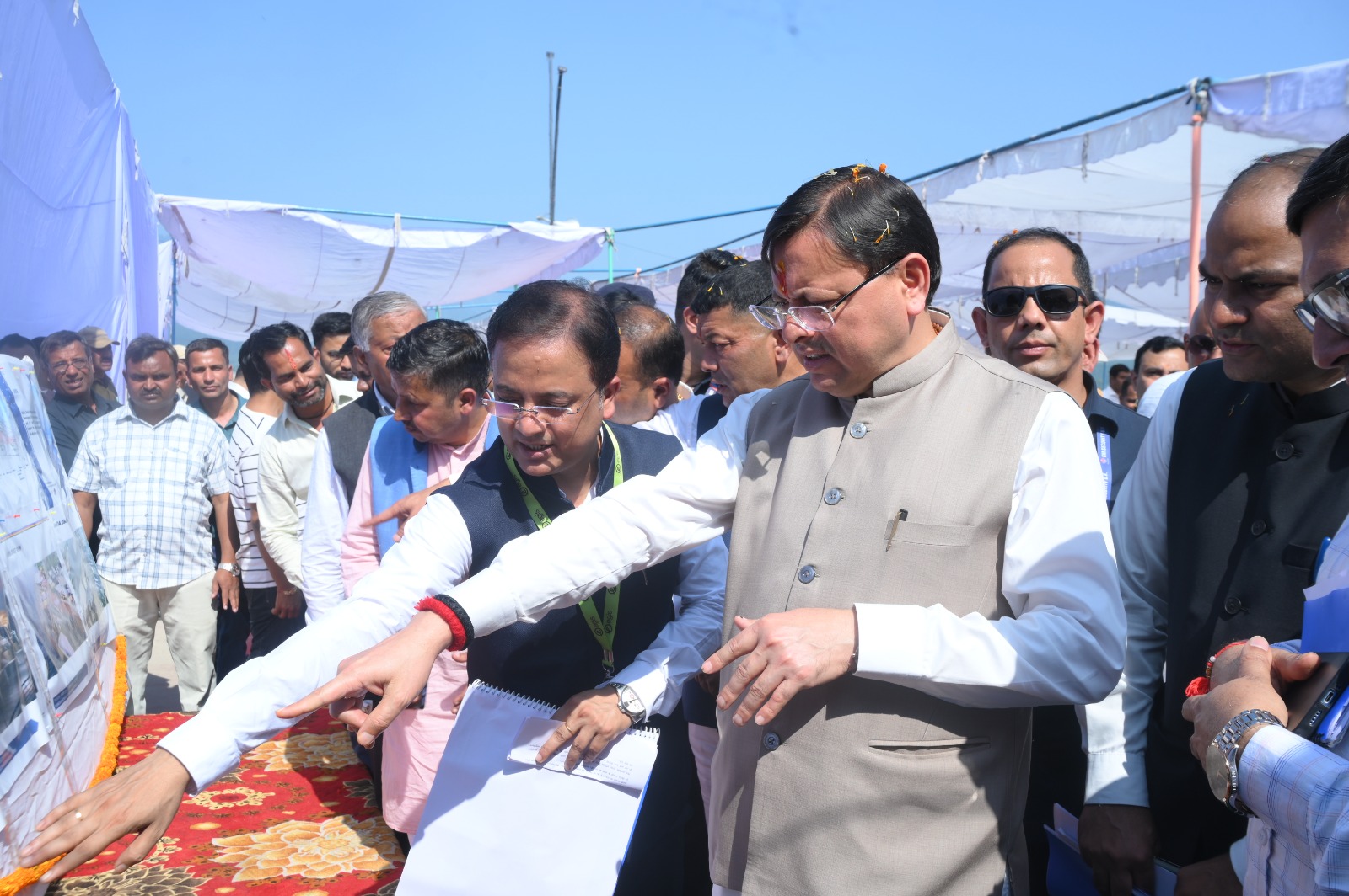 सीएम पुष्कर सिंह धामी ने शारदा कॉरिडोर परियोजना के प्रथम चरण की शुरुआत की, इसे आस्था और प्रगति का मार्ग बताया।