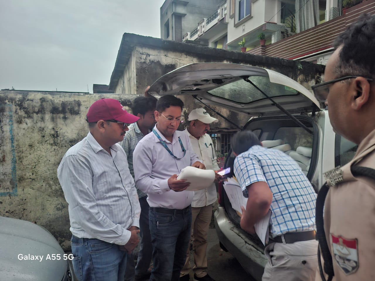 सीएम पुष्कर सिंह धामी के निर्देशानुसार प्रदेश में चल रहा मिलावटखोरी विरोधी अभियान, ऋषिकेश-भगवानपुर में नकली उत्पादों का भंडाफोड़।