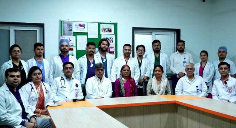 कार्डियोलॉजी टीम की उल्लेखनीय सफलता, श्री महंत इन्दिरेश अस्पताल में हुआ राज्य का पहला ड्यूल वाल्व रिप्लेसमेंट।