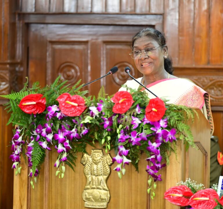 उत्तराखंड स्थापना दिवस के अवसर पर राष्ट्रपति द्रौपदी मुर्मु ने विशेष सत्र में विचार रखे।