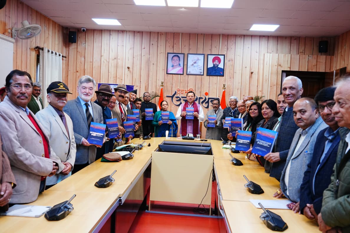 मुख्यमंत्री धामी ने “उत्तराखण्ड @25: लुकिंग बैक-लुकिंग फॉरवर्ड” पुस्तक का शुभारंभ किया।