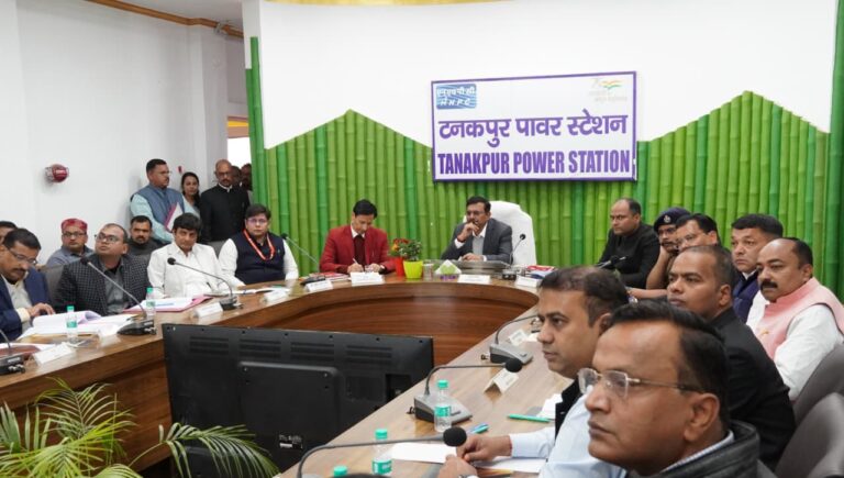 मुख्य सचिव आनन्द बर्द्धन का चम्पावत दौरा-विकास परियोजनाओं की विस्तृत समीक्षा, प्रगति में तेजी के निर्देश