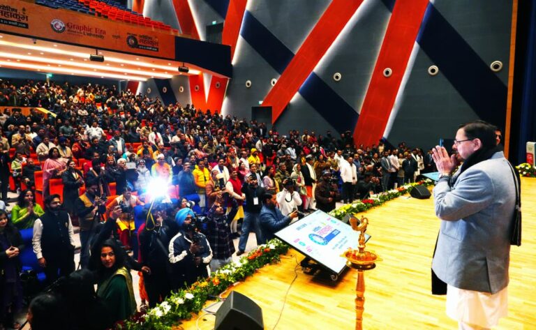 मुख्यमंत्री पुष्कर सिंह धामी ने ग्राफिक एरा यूनिवर्सिटी, देहरादून में अमर उजाला द्वारा आयोजित 8वें ज्योतिष महाकुम्भ के कार्यक्रम में किया प्रतिभाग।