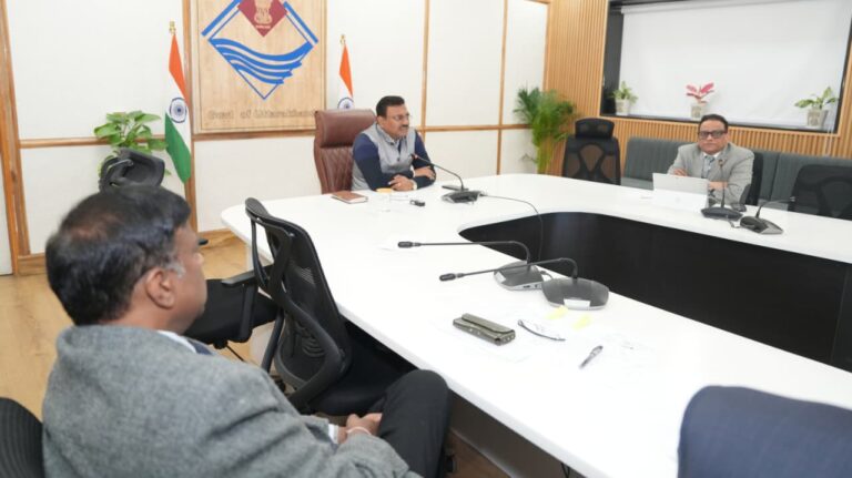 मुख्य सचिव ने धीमी गति के प्रोजेक्ट्स पर जताई नाराजगी, तेजी लाने के दिए निर्देश