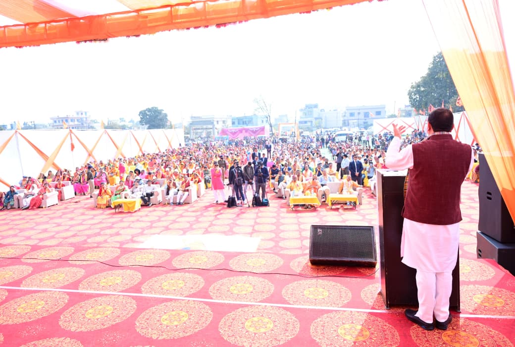 मुख्यमंत्री धामी ने विराट हिन्दू सम्मेलन कार्यक्रम में भागीदारी निभाई।