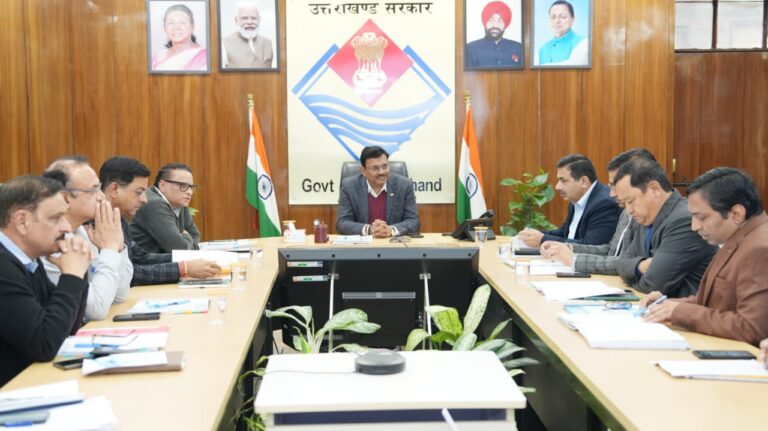 मुख्य सचिव आनन्द बर्द्धन ने ली फॉरेस्ट फायर की रोकथाम को लेकर शासन के उच्चाधिकारियों के साथ बैठक