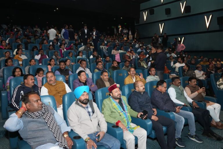 मुख्यमंत्री पुष्कर सिंह धामी ने ‘गौदान’ फिल्म का अवलोकन किया