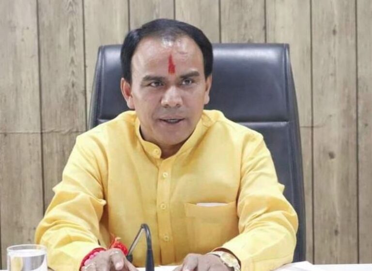 एक दर्जन प्राथमिक विद्यालयों का होगा पुनर्निर्माण- डाॅ. धन सिंह रावत