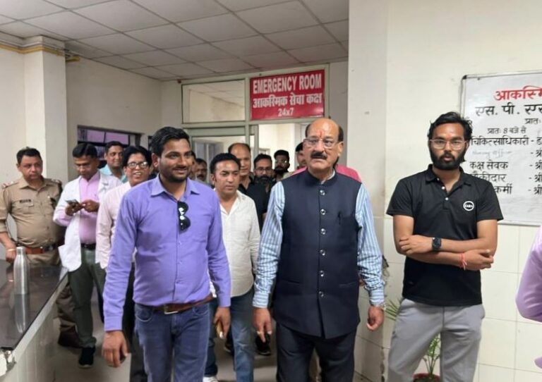 स्वास्थ्य मंत्री सुबोध उनियाल ने शांति प्रपन्न शर्मा राजकीय चिकित्सालय का किया औचक निरीक्षण