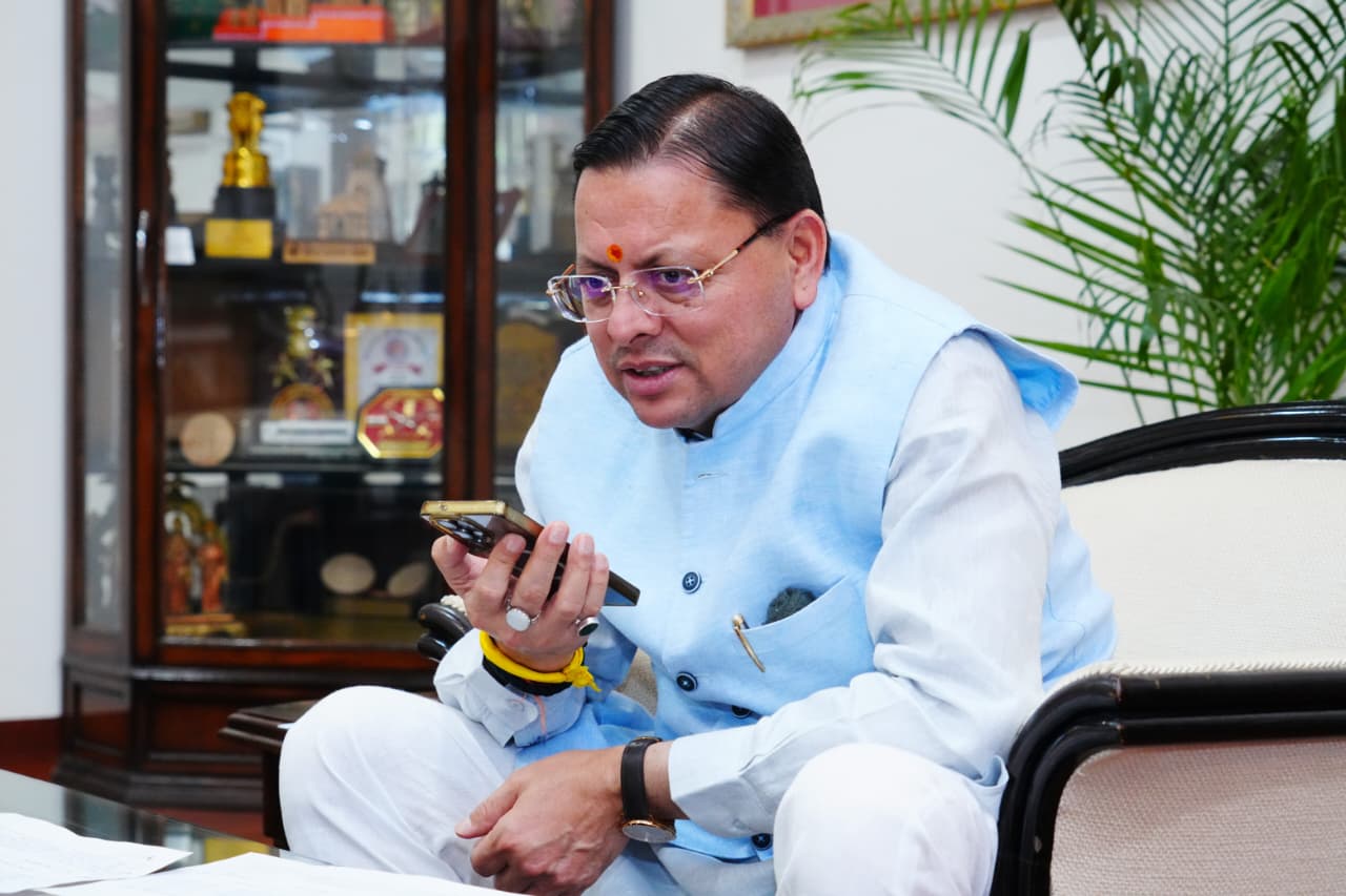 सीएम धामी ने बोर्ड परीक्षा में उत्कृष्ट प्रदर्शन करने वाले विद्यार्थियों से फोन पर बात कर बधाई दी।
