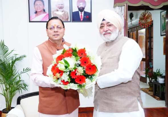 मुख्यमंत्री पुष्कर सिंह धामी से गुरुद्वारा श्री हेमकुंट साहिब प्रबंधन ट्रस्ट के अध्यक्ष नरेंद्र जीत सिंह बिंद्रा ने भेंट की।