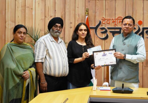 मुख्यमंत्री पुष्कर सिंह धामी ने ‘प्रखर छात्रवृत्ति योजना 2025’ के तहत मेधावी विद्यार्थियों को किया सम्मानित