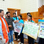 मुख्यमंत्री पुष्कर सिंह धामी ने मुख्य सेवक सदन में  प्रदेशभर से आए नागरिकों की समस्याएं सुनीं।