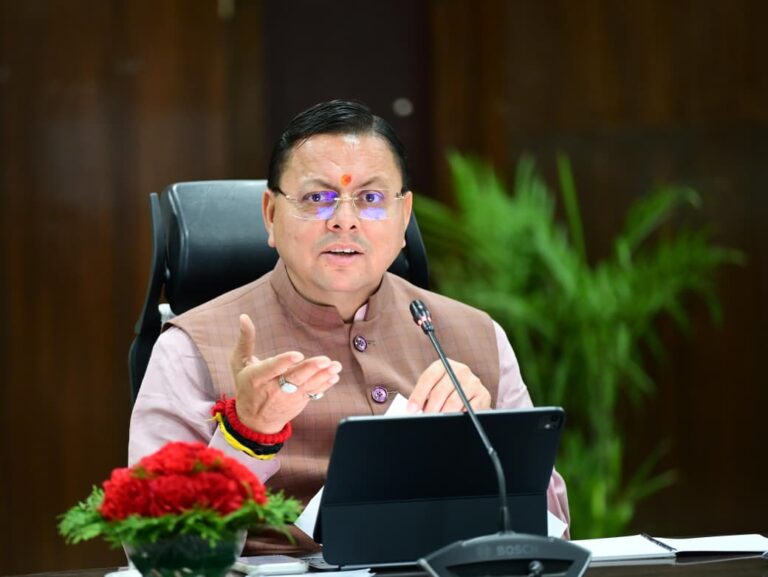 CM हेल्पलाइन 1905 पर लंबित शिकायतों के त्वरित निस्तारण के लिए विशेष अभियान चलाया जाए – मुख्यमंत्री पुष्कर सिंह धामी