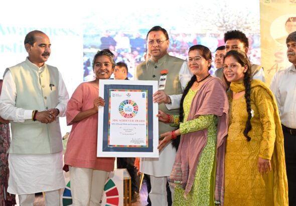 एसडीजी एचीवर्स अवार्ड समारोह में मुख्यमंत्री पुष्कर सिंह धामी शामिल हुए।
