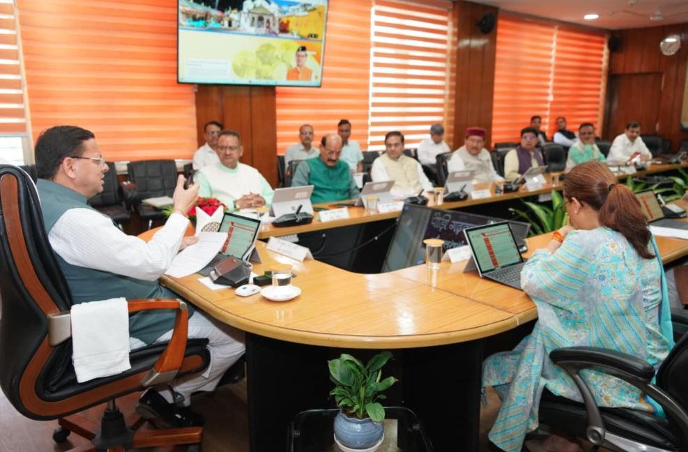 ईंधन बचत पर धामी सरकार सख्त, सरकारी वाहनों में 50% EV अनिवार्य