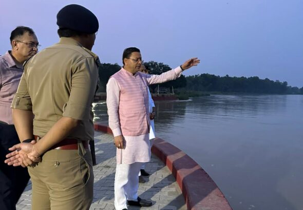मुख्यमंत्री पुष्कर सिंह धामी ने खटीमा के लोहियाहेड वाटर बाईपास का किया स्थलीय निरीक्षण