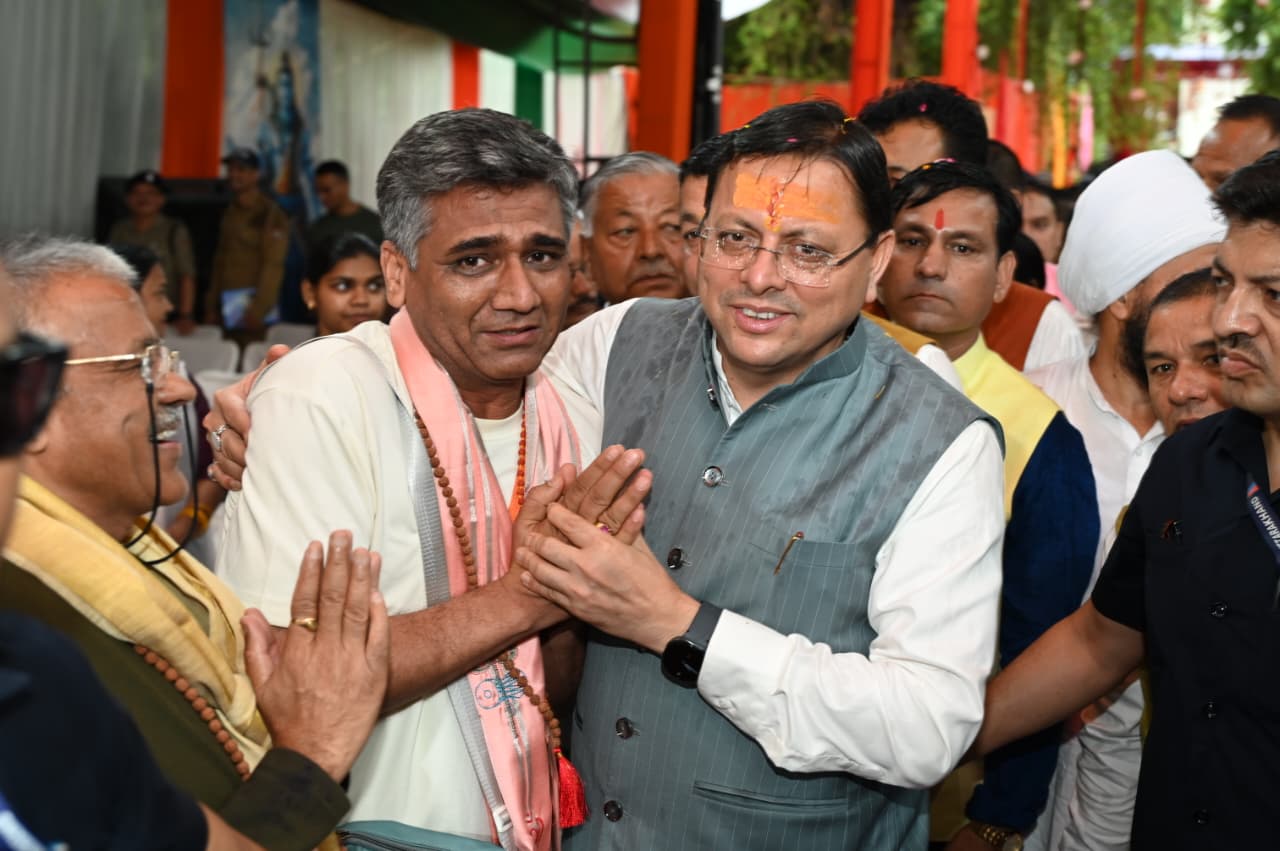 टनकपुर से कैलाश मानसरोवर यात्रा के प्रथम दल को मुख्यमंत्री पुष्कर सिंह धामी ने हरी झंडी दिखाकर किया रवाना