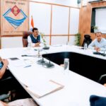 मुख्य सचिव ने की चारधाम हेली सेवाओं की समीक्षा, उत्तराखण्ड में विमानन अवसंरचना के विस्तार एवं सुरक्षा सुदृढ़ीकरण पर विशेष जोर